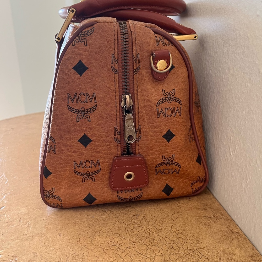MCM Boston Bag with D Rings - Picture 4 of 10
